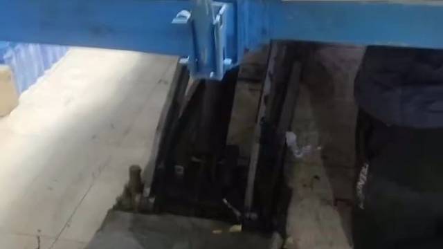 雪佛兰科沃兹1.5L更换绅途X6高性能机油和三滤和防冻液进行中感谢哥们信任与支持