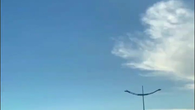 愿你脚踏实地，也愿你仰望星空，往事不回头，未来不将就#情感语录