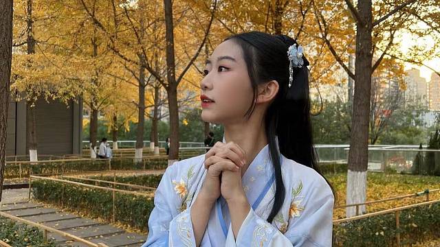 第一次尝试编舞的一首曲子，大家来看看我美不美呀～～