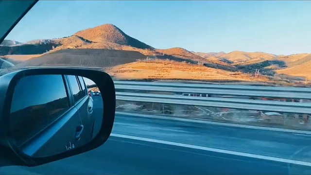 情出自愿，事过无悔，不负遇见，不谈亏欠