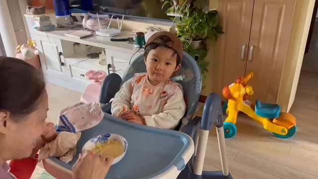 每日萌娃—小公主的一天开始啦