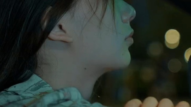 我的确放不下，但我不能在奔向你了，爱了这么久，你也不曾懂过我的爱，既然你不想珍惜，就此别过吧。