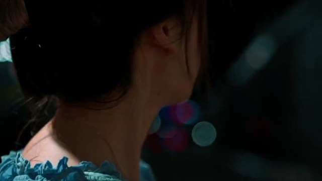 若有一天，你的情绪不能用语言说出来，那就抬头看看天空吧，它那么大，一定会包容你所有的难过和委屈。