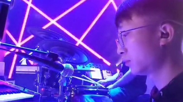 #翻唱现场钢琴即兴伴奏