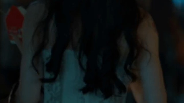 刚开始的好感，到喜欢，再到很爱，最后变成了习惯，这就是两个人的全世界，是结婚后的美好回忆。