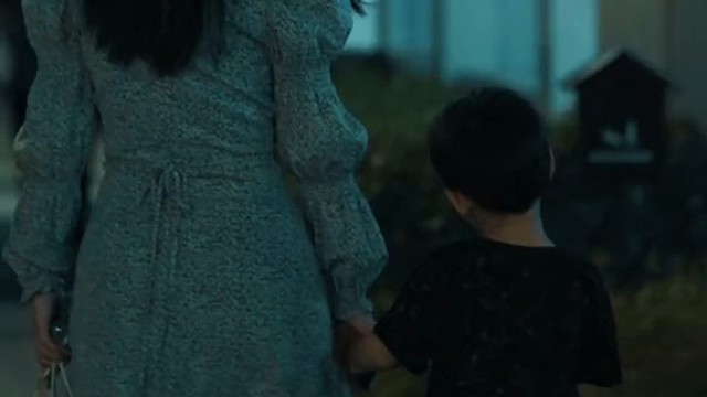 你最信任的人教会你不要相信任何人，你最爱的人教会你绝情，如果不逼自己