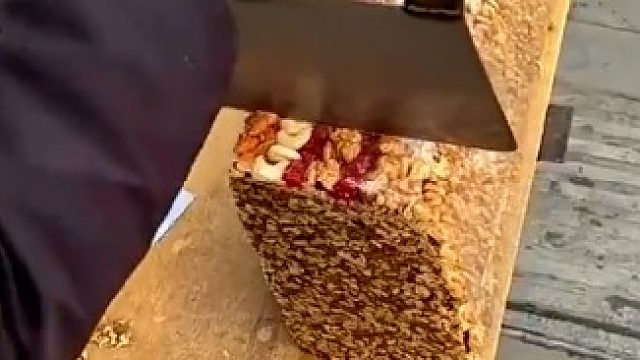 我还寻思得一百多吧，是我太年轻了