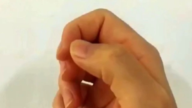 不自主手抖是特发性震颤吗？