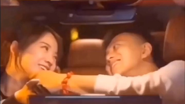 #情感语录#扎心语录今日话题：喜欢和爱的区别到底是什么？评论区交给大家：。