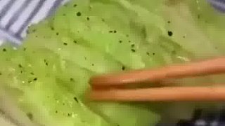 捕娛計劃 他明明可以直接搶，但是還是好心給了我一片白菜