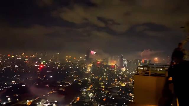 2022年的最后一个月了，时间过得很快。以前过年嫌烟花爆竹声太吵，现在却想听着烟花爆竹