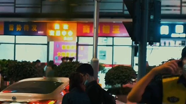 不是每个人都能成为自己想要的样子，但我们都可以努力成为自己想要的样子，相信自己，你能作茧自缚