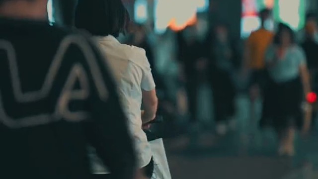 “你给我珍惜，我还你值得，你给我距离，我还你分寸，这就是，人与人之间最高级的尊重。