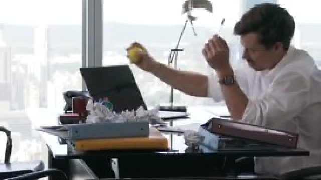 男子90万年薪上班太无聊起诉公司：工作太清闲无法体现他的价值