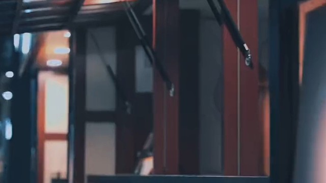 希望有一天，我们都不会后悔，曾经出现在彼此的生命里，不管怎么样，还是谢谢你，从我的世界路过。