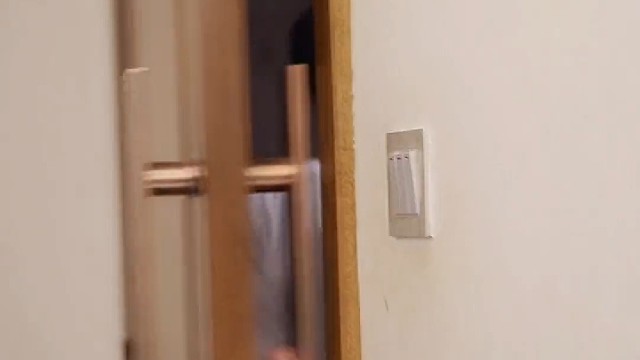 感情最终会归于平淡，感情是用来自我约束的，没有天生合适的两个人，而是两个人的相互迁就和改变@张大仙