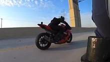 攝影師永遠(yuǎn)是個謎?。?！
#雅馬哈r1 #摩托車 #機車 