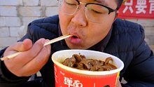 大碗红烧肥肠面，卤一锅肥肠自制肥肠面，比红烧牛肉面还要好吃！