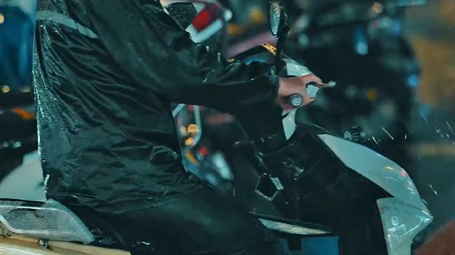 不是每个人都能成为自己想要的样子，但每个都可以努力成为自己想要的样子，相信自己