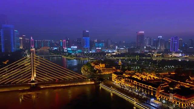 人生只有三天，迷惑的人活在昨天，奢望的人活在明天！清澈的人活在今天