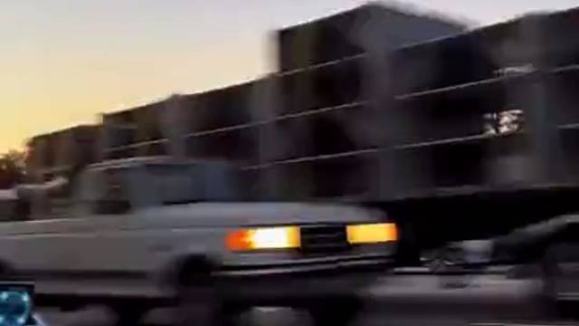 努力活着……笑着面对