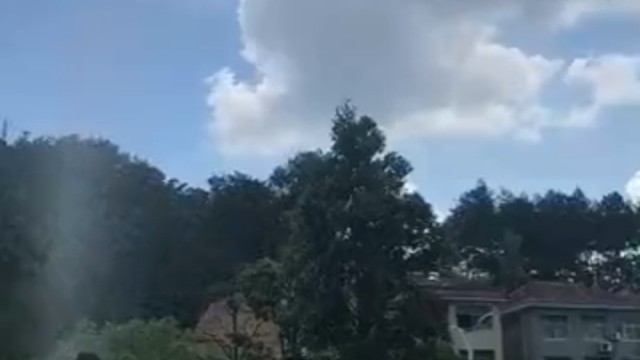 一半晴天一半下雨