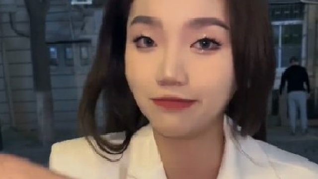 见过花开就好了，我不强求花属于谁