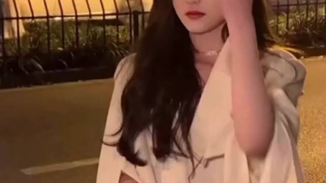 最近的状态
“心里藏着疲惫和委屈在尽力的讨好生活”