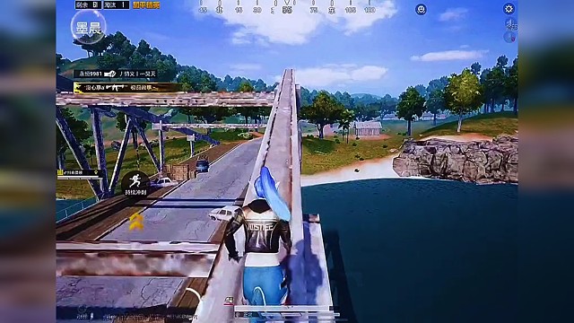 别等了，他什么都知道，就是他硬要错过你