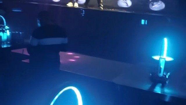 ∧∧∩
　　　(`･ω･)/
　　　⊂　　ノ
　　　　(つノ
　　　　(ﾉ