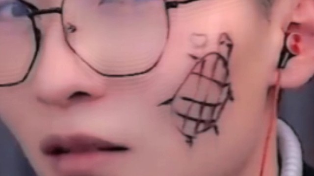 谁还不是个宝宝，皮一下