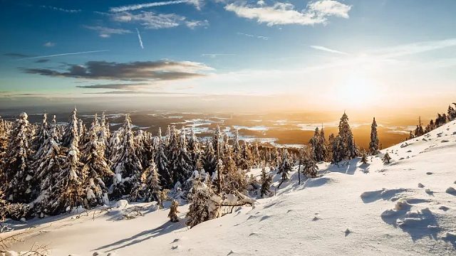 感谢 静静安老板的大火锅哈 哎嘿 好久没有在仔这里开心看游戏了 今天看个够
