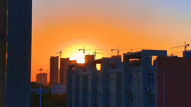 冬天我期待夏天，我好像总在期待着什么