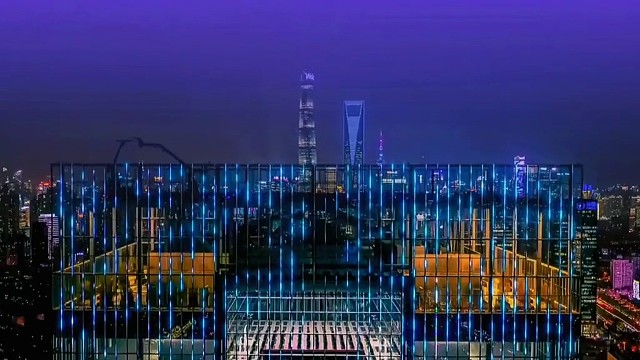 努力是一种生活态度，和年龄无关。生活要有激情，只要你有前进的方向，什么时候开始都不晚。