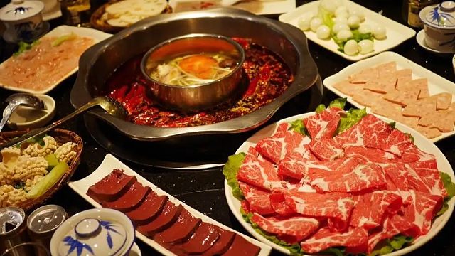 感谢 惜缘老板的大火锅哇 双倍快乐的晚餐 快啊 快拿筷子啊 哈哈哈