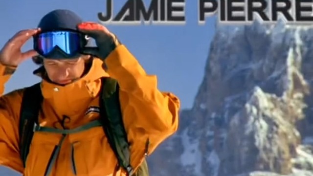 极限运动爱好者跳伞