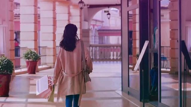 这个世界上没有谁是天生优秀的，都是自己不断努力，不断坚持的结果。一个人的强大并不是他征服了什么