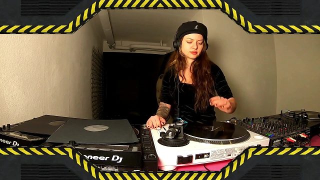 DJ打碟(电子音乐)电音云蹦迪之- Reanna Peris