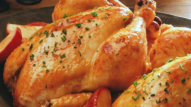 感谢 曾经老板的大火锅哈 啊哈哈 好了 又准备好了 跑得慢的话可就没有吃的了