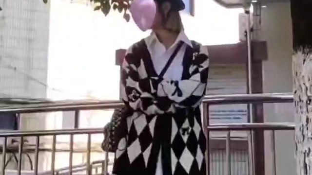 太阳那么大怎么能不晒太阳呢！我那么……，你怎么……