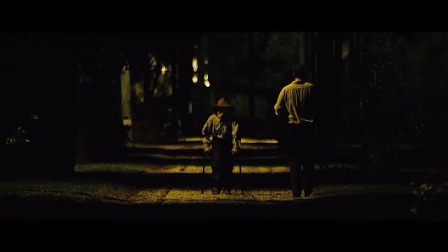 眼因流多泪水而愈益清明，心因饱经忧患而愈益温厚