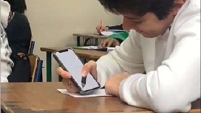 上课没带笔怎么办