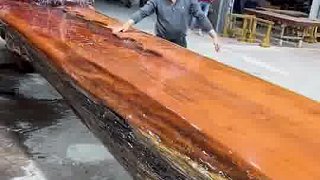 长7.6米的红木根雕茶台