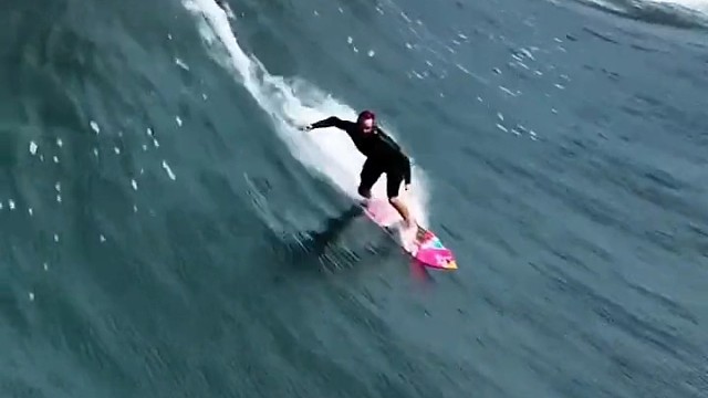 是时候出发了！拿下这道完美的彩虹管浪.