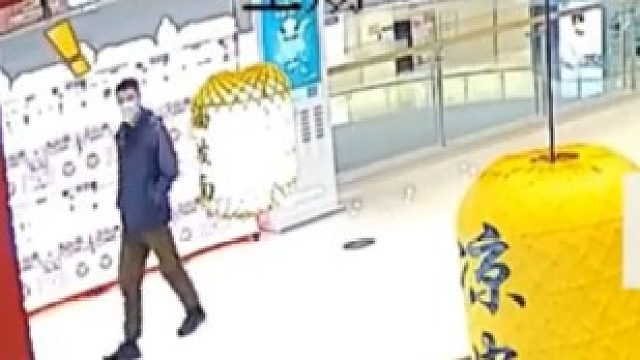 民警下班约会让女友等会，竟是去隔壁抓犯罪嫌疑人