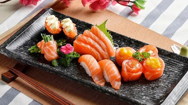 感谢 王者老板的大火锅吼 哎嘿嘿 双倍快乐的夜宵来了 准备好了吗