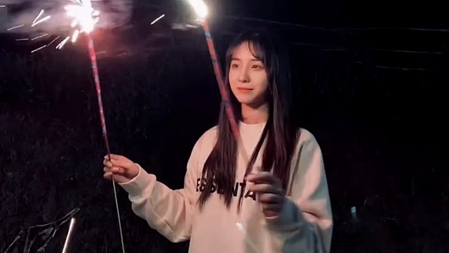 浅浅的玩个烟花吧！