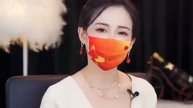 她心里藏着别人逃不过这几种表现