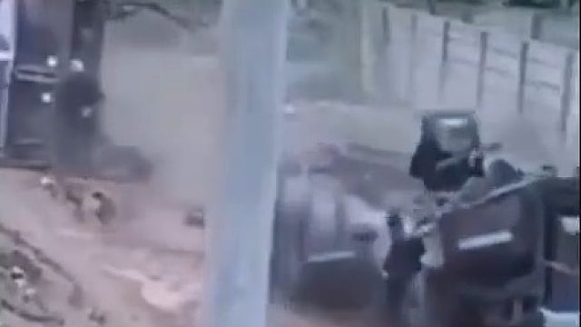 这是什么车，底盘这么稳