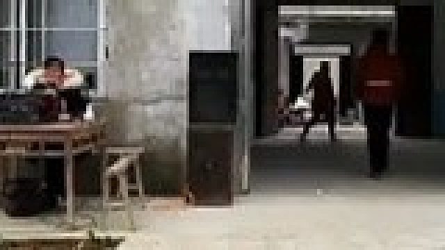 一年办一次都可以，前提不收份子钱